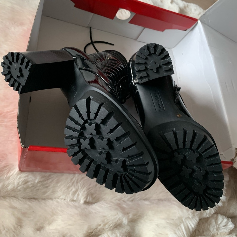 GUESS Patent Shiny Platform Lace Up Boots, Size 8, NEW - Picture 7 of 10